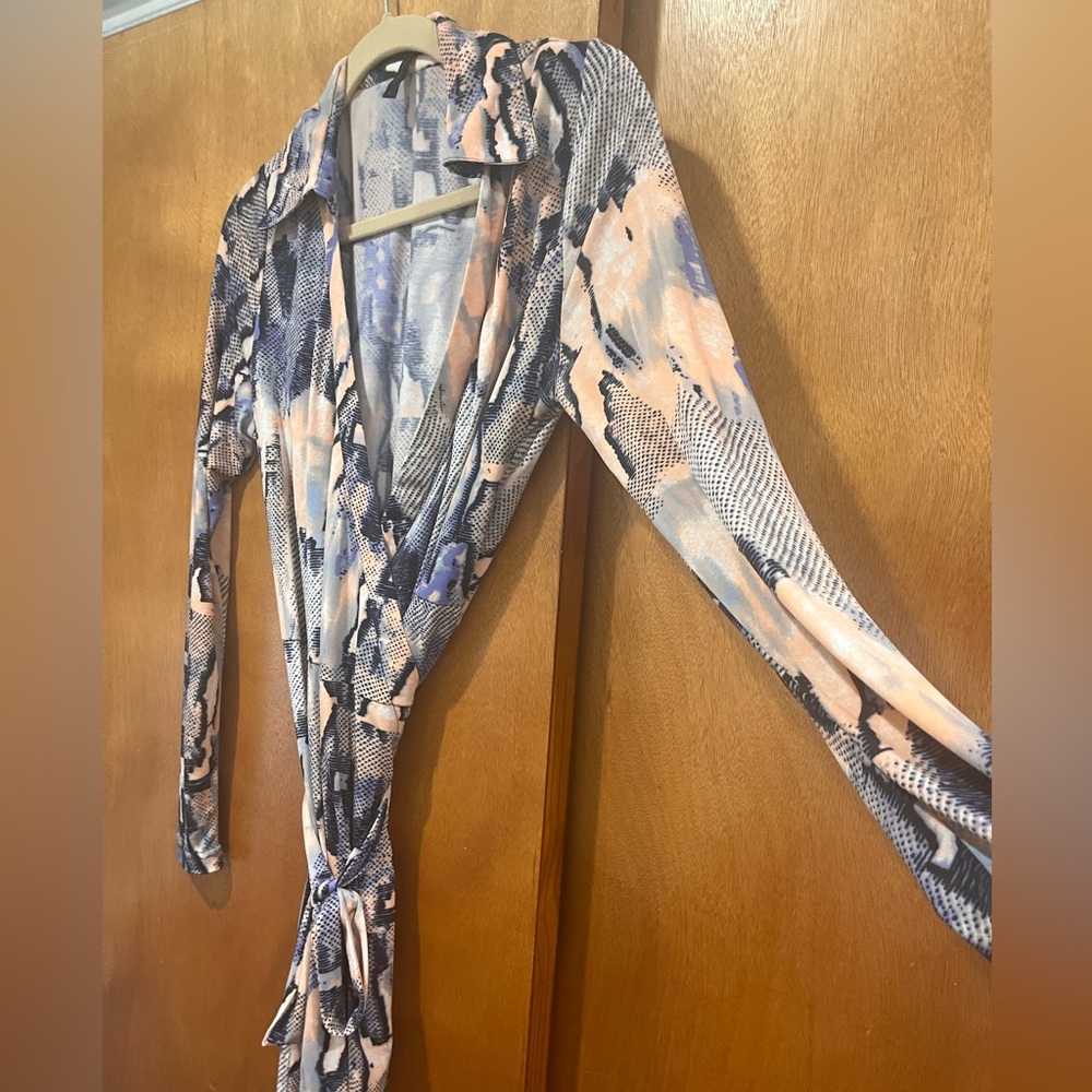 Abstract Patterned Long Sleeve Dress - Picture 4 of 6